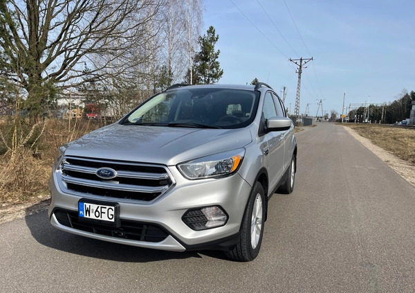 Ford Escape cena 66000 przebieg: 75500, rok produkcji 2018 z Sochaczew małe 277